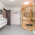 Vakantiehuis In With Sauna