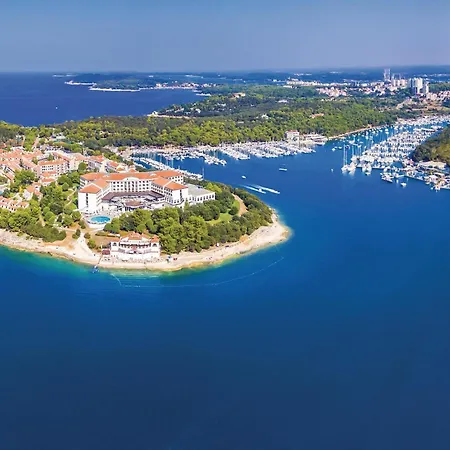 Semesterbostad Amazing In With Sauna Pula
